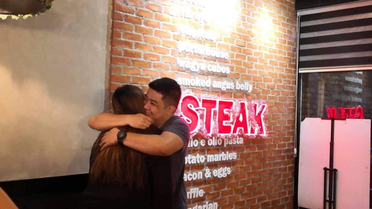 1 A love story unfolded at Escobar’s Steakhouse, Congratulations sa proposal, Patrons